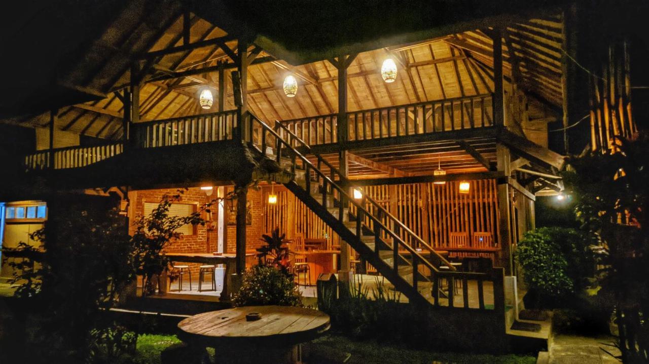 Peraja Bungalows Loyok Sangyang Ngoại thất bức ảnh
