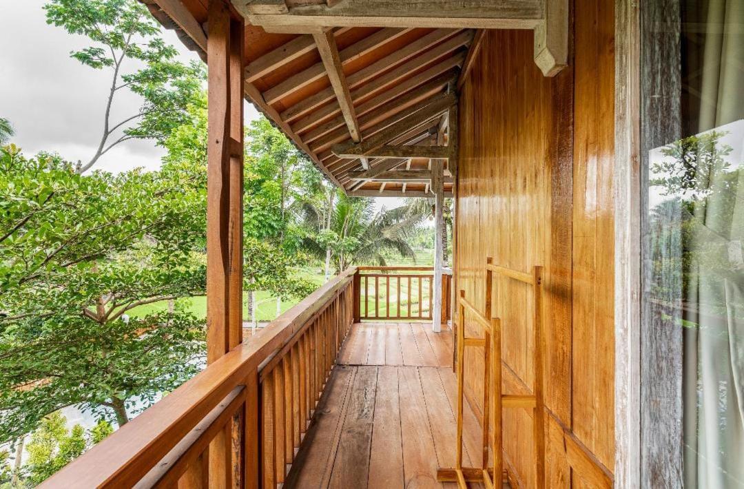 Peraja Bungalows Loyok Sangyang Ngoại thất bức ảnh