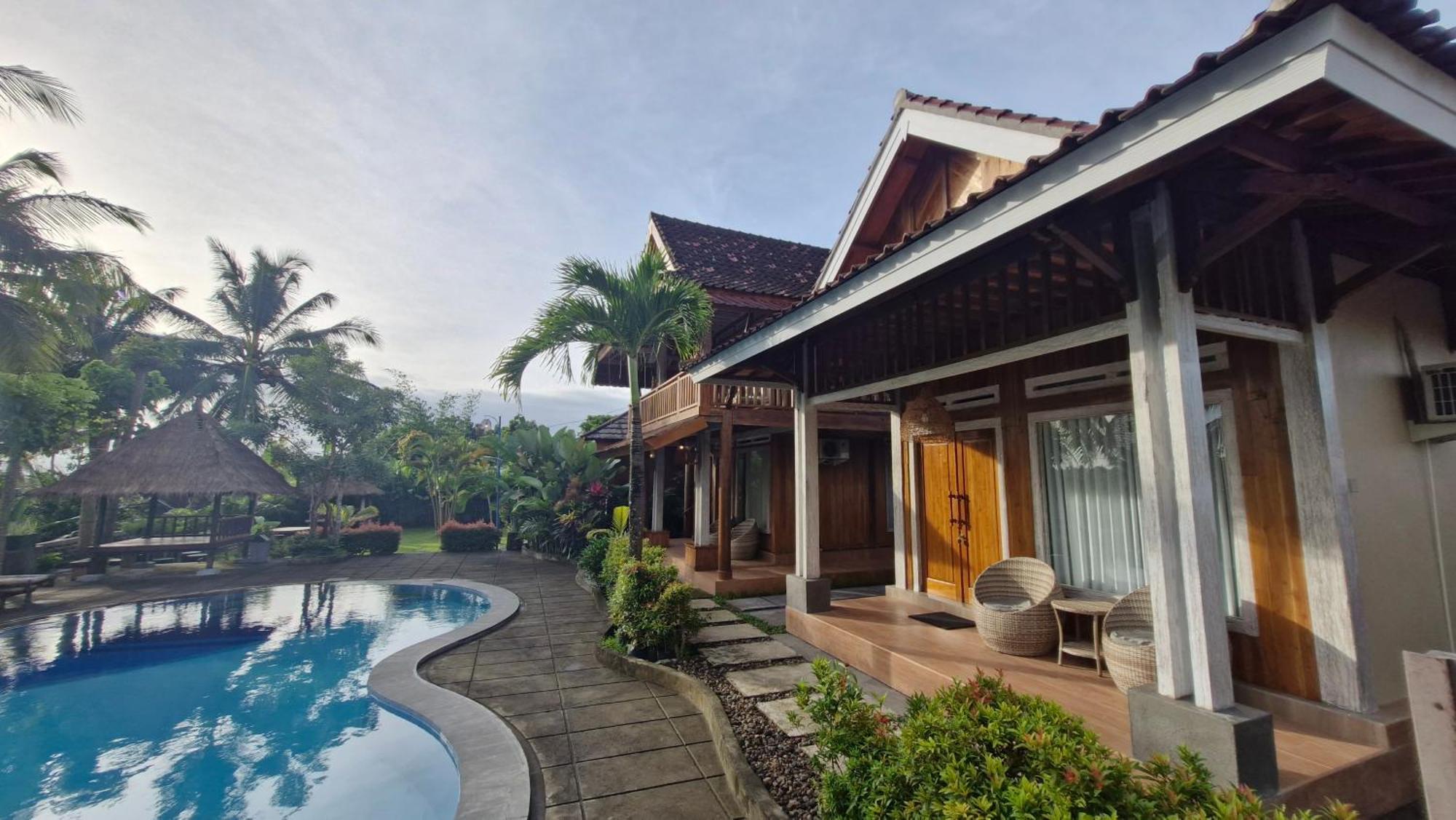 Peraja Bungalows Loyok Sangyang Ngoại thất bức ảnh